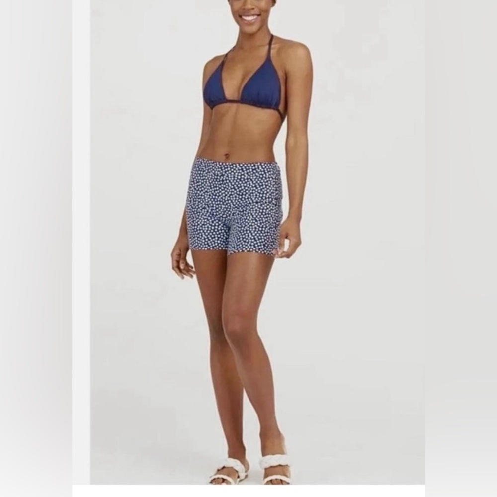 Spanx Women's Navy Polka Dot Shorts Size Medium NWT Athleisure